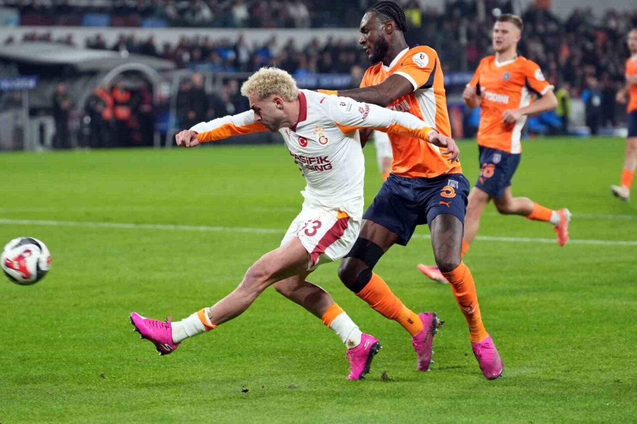 Başakşehir, Süper Lig'in 9. haftasında Galatasaray'a 2-1 yenilerek 4 maçlık