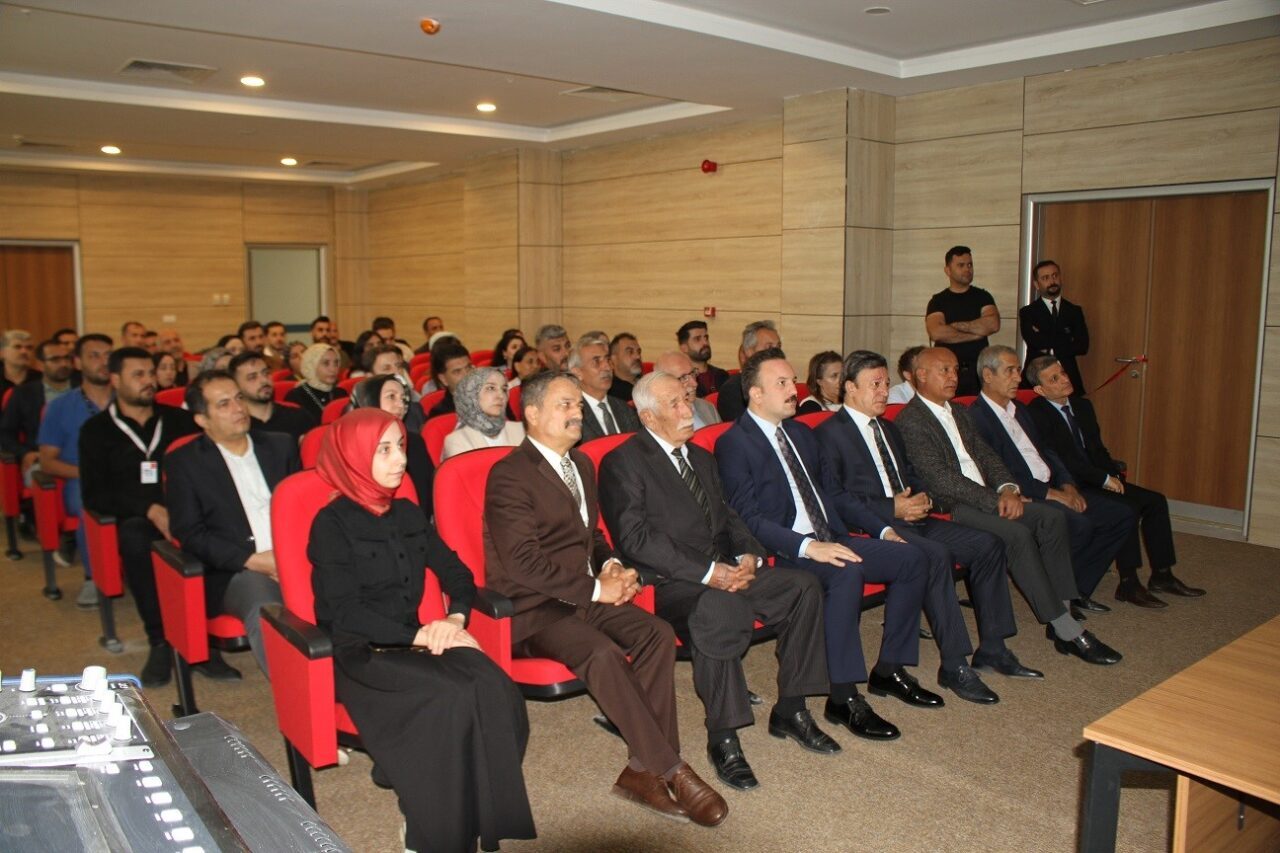 Muş'un Malazgirt Devlet Hastanesi, kanserden vefat eden Başhekim Dr. Esma