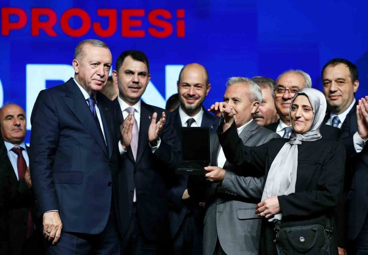 AK Parti Eskişehir Başkanı Gürhan Albayrak, Cumhurbaşkanı Recep Tayyip Erdoğan'ın