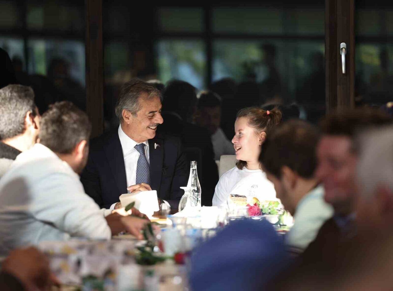 Sakarya Büyükşehir Belediye Başkanı Yusuf Alemdar, 15 Ekim Dünya Beyaz