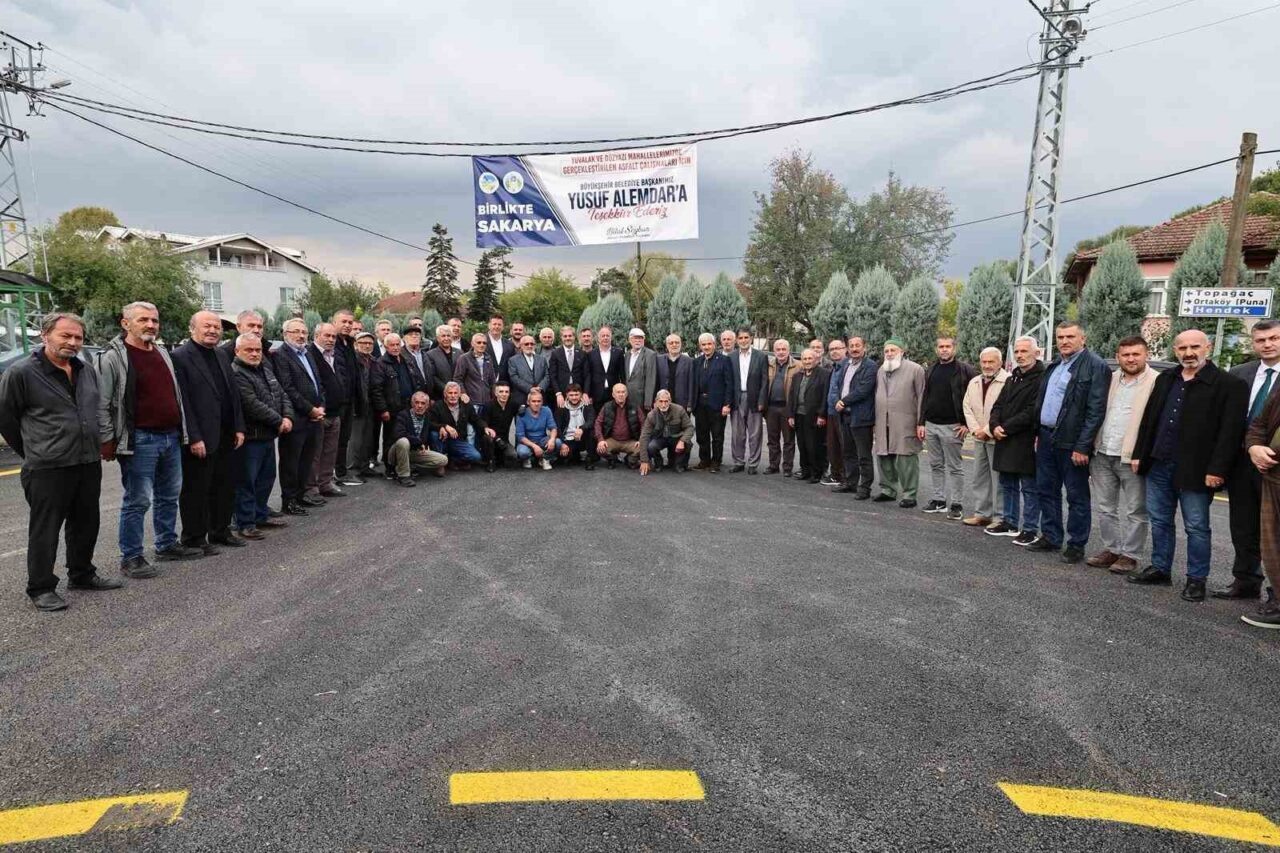 Sakarya Büyükşehir Belediye Başkanı Alemdar, Akyazı’daki Proje Alanlarını Ziyaret Etti ve Asfalt Çalışmalarını İnceledi