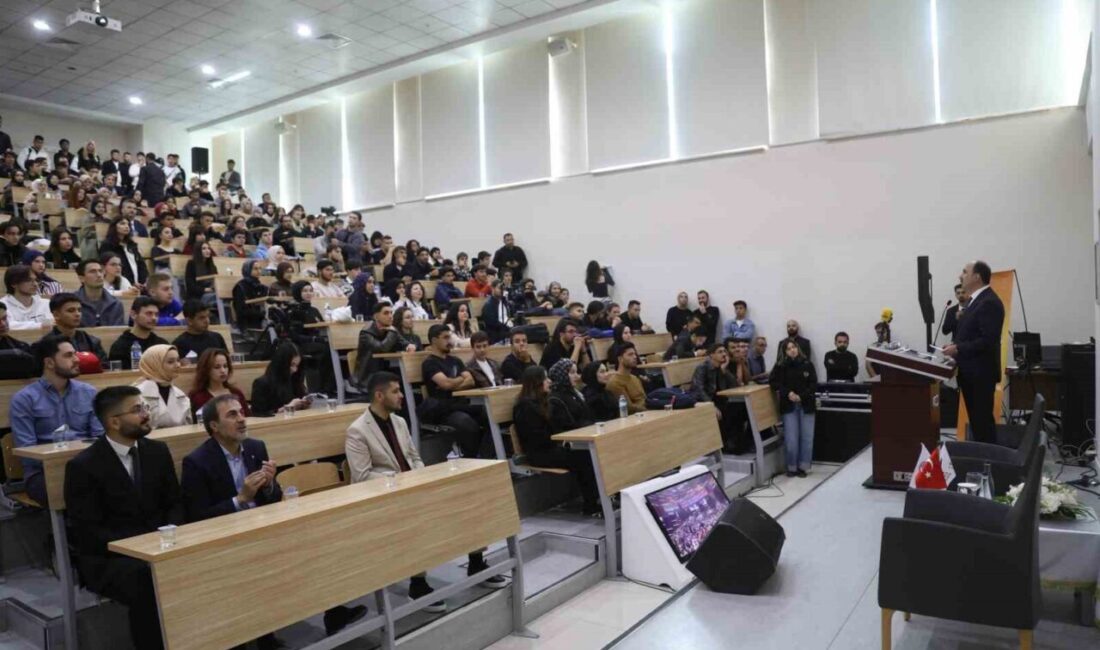 Uğur İbrahim Altay, KTO Karatay Üniversitesi’nde Gençlik Meclisi ile Bir Araya Geldi: Gençlere Boykot ve İklim Değişikliği Uyarısı Konya Büyükşehir Belediye Başkanı Uğur İbrahim Altay, KTO Karatay Üniversitesi'nde
