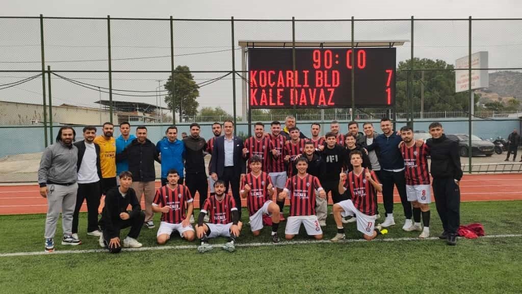 Koçarlı Belediye Başkanı Özgür Arıcı, Koçarlı Belediyespor'un Kale Davazspor'u 7-1
