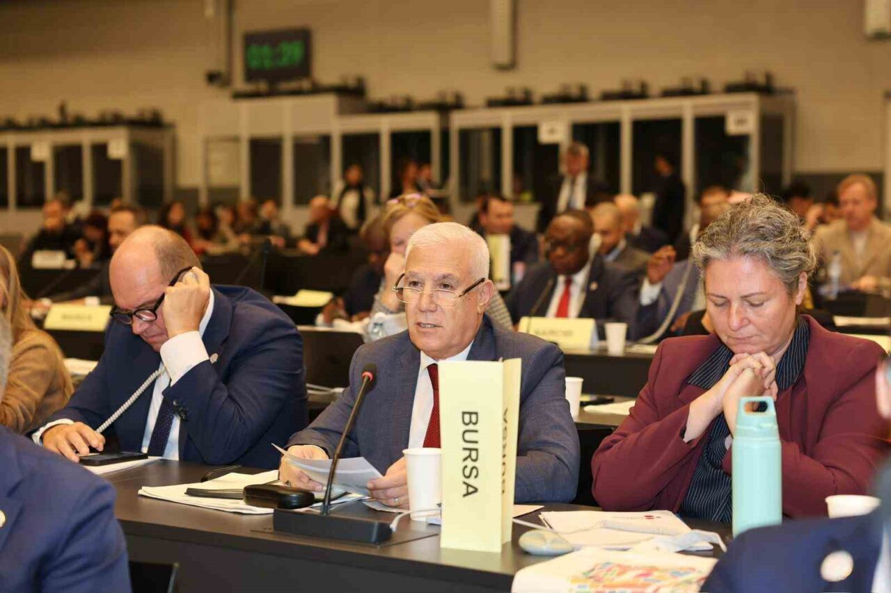 Bursa Büyükşehir Belediye Başkanı Mustafa Bozbey, Cenevre'deki Belediye Başkanları Forumu'nda,