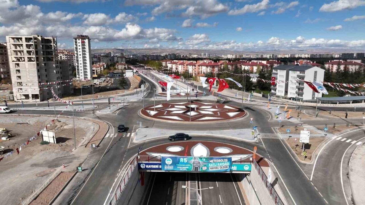 Kayseri Büyükşehir Belediye Başkanı Dr. Memduh Büyükkılıç, Cumhuriyet Bayramı'nda 29