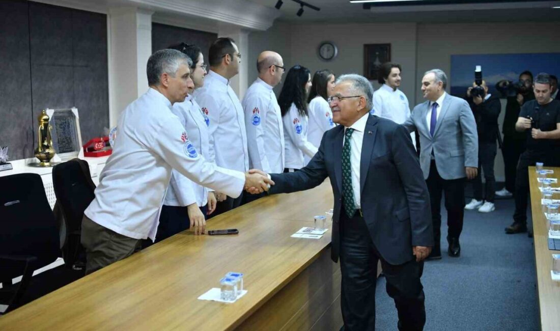 Kayseri’de Gastronomi ve Turizm Alanında Gençler İçin Önemli İş Birliği Protokolü İmzalandı Kayseri Büyükşehir Belediye Başkanı Dr. Memduh Büyükkılıç, Erciyes Üniversitesi ile