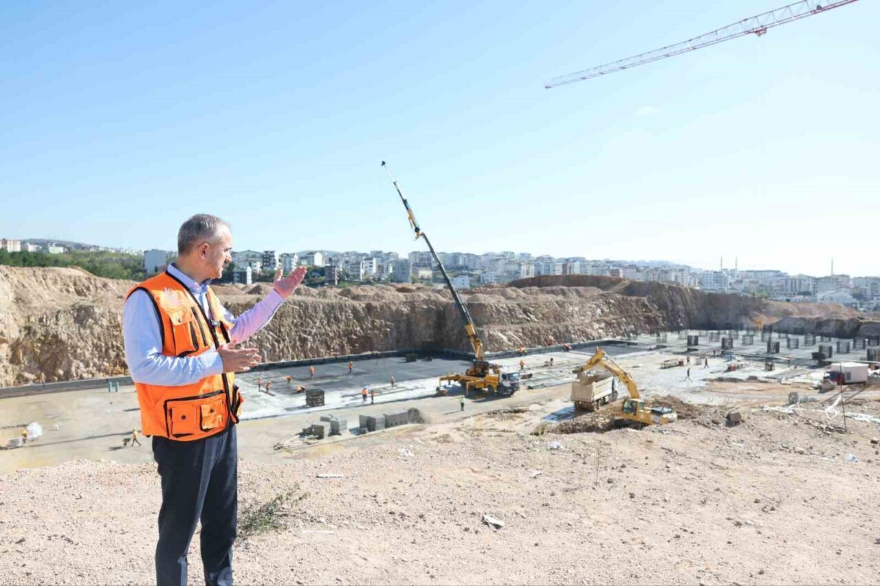 Çayırova Devlet Hastanesi İnşaatında İnceleme Gerçekleştiren Başkan Çiftçi, Projenin Hızla İlerlediğini Vurguladı