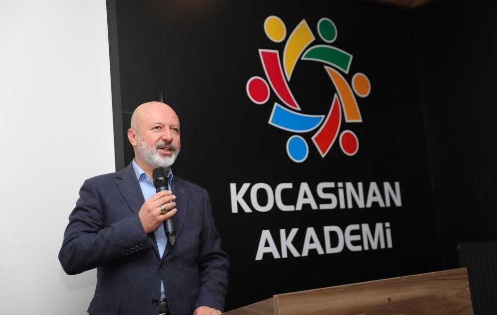 Kocasinan Belediye Başkanı Ahmet Çolakbayrakdar, insan odaklı hizmet anlayışı ile