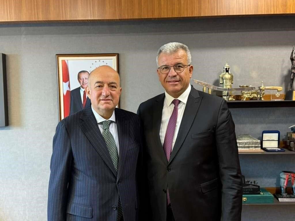 Karabiga Belediye Başkanı Ahmet Elbi, Ankara'da yaptığı ziyaretlerde, beldeye kazandırılması