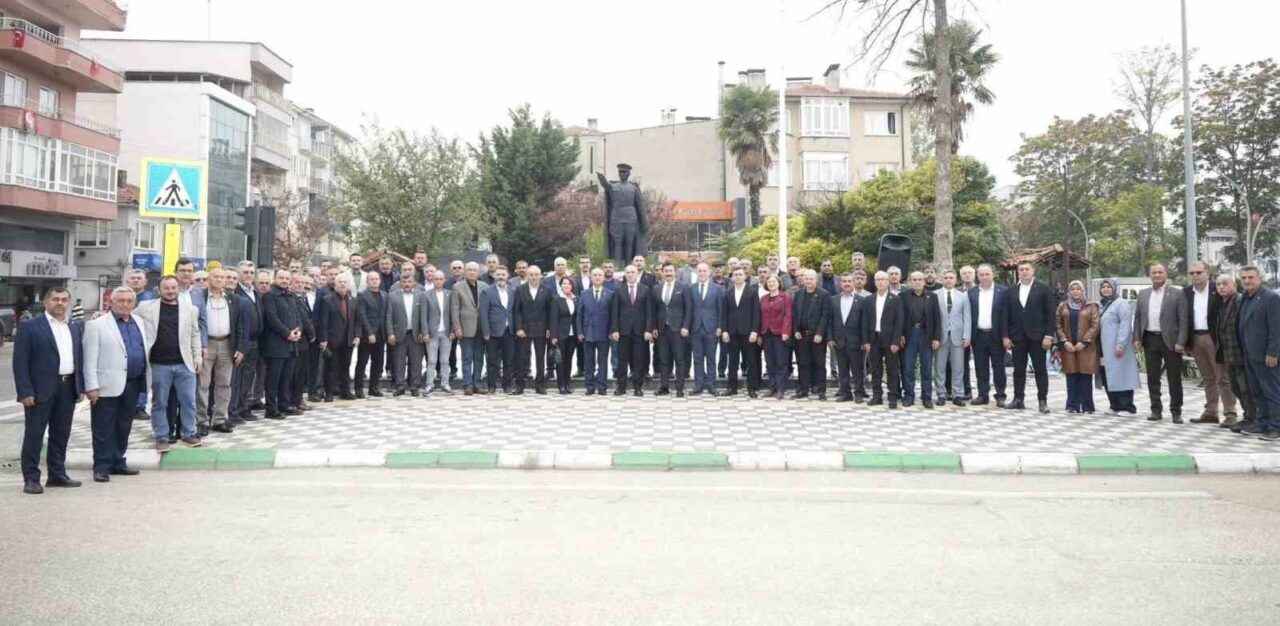 Yenişehir Belediye Başkanı Ercan Özel, 19 Ekim Muhtarlar Günü'nde muhtarlarla