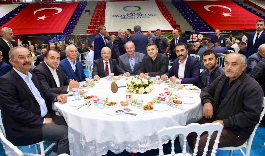 Ordu Büyükşehir Belediye Başkanı Dr. Mehmet Hilmi Güler, muhtarlarla buluşarak