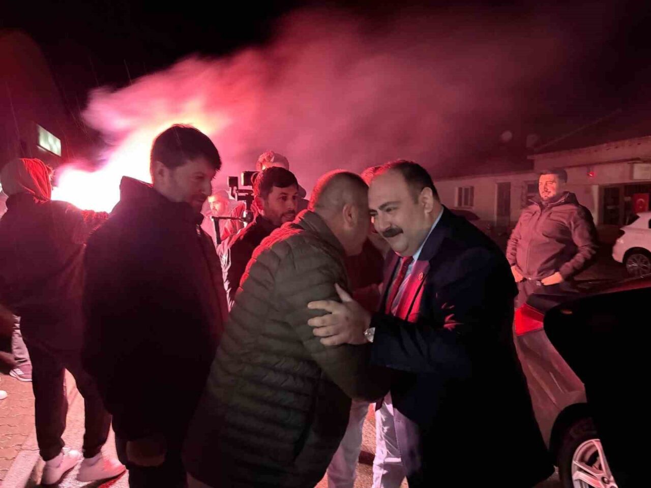 İnönü Belediye Başkanı Serhat Hamamcı, Oklubalı Mahallesi'nde halkla bir araya