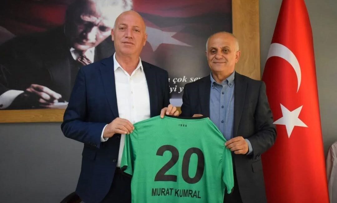 Murat Kumral’dan Denizlispor’a Kombine Desteği: Başkan Urkay Teşekkür Etti Denizli Babadağ Belediye Başkanı Murat Kumral, Denizlispor'a destek amacıyla kombine