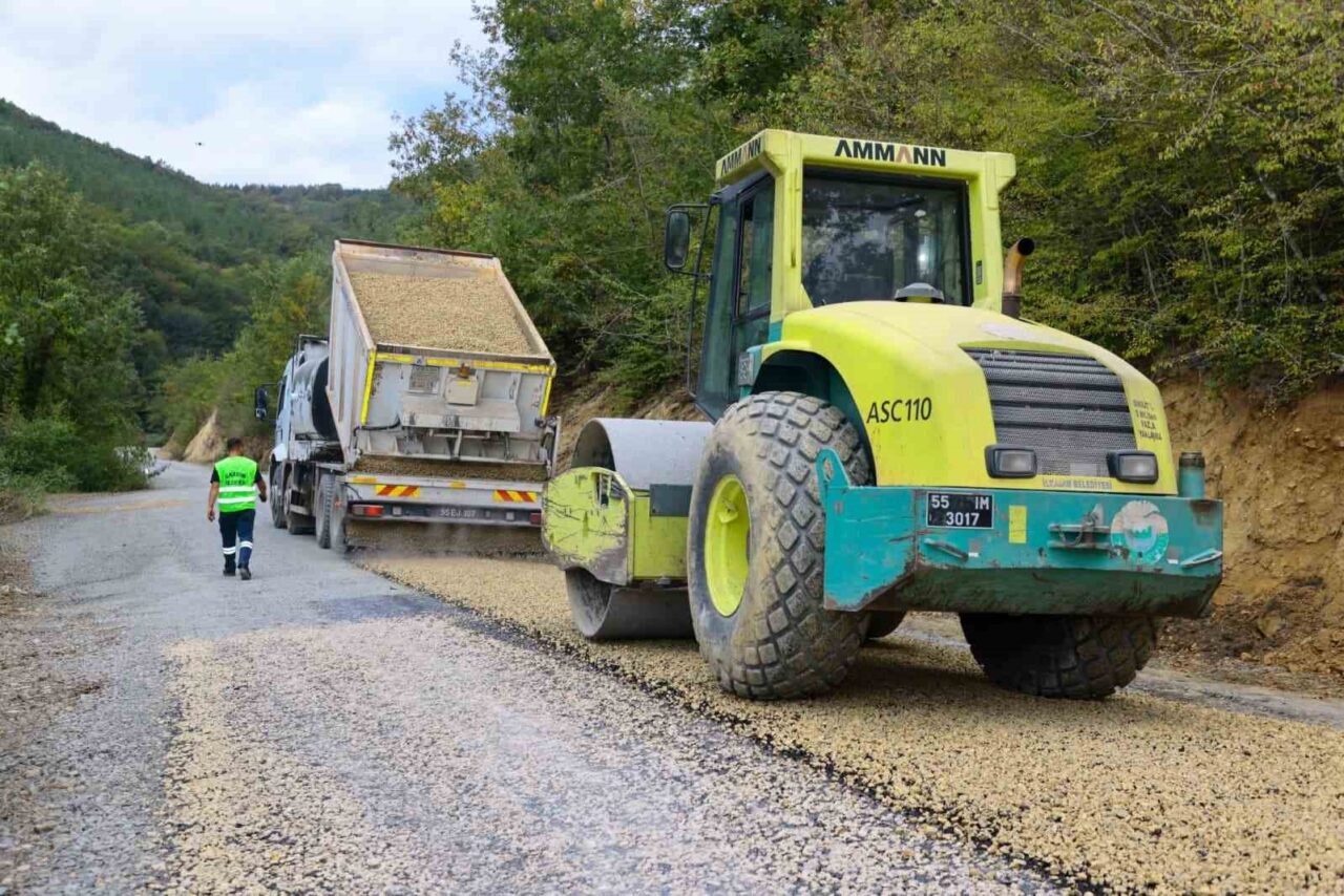 İlkadım Belediye Başkanı İhsan Kurnaz, kırsal mahallelerde yol yapım ve