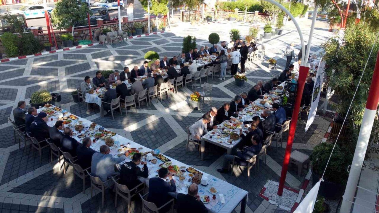 Bozdoğan'da Muhtarlar Günü etkinliği, Belediye Başkanı Mustafa Galip Özel'in ev