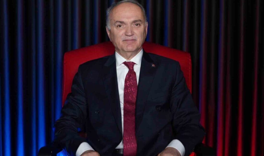 Düzce Belediye Başkanı Özlü, Cedidiye Kent Meydanı Projesi’nin yararları ve yıkım sürecinin hukuki çerçevede ilerlediğini açıkladı Düzce Belediye Başkanı Dr. Faruk Özlü, Cedidiye Kent Meydanı Projesi