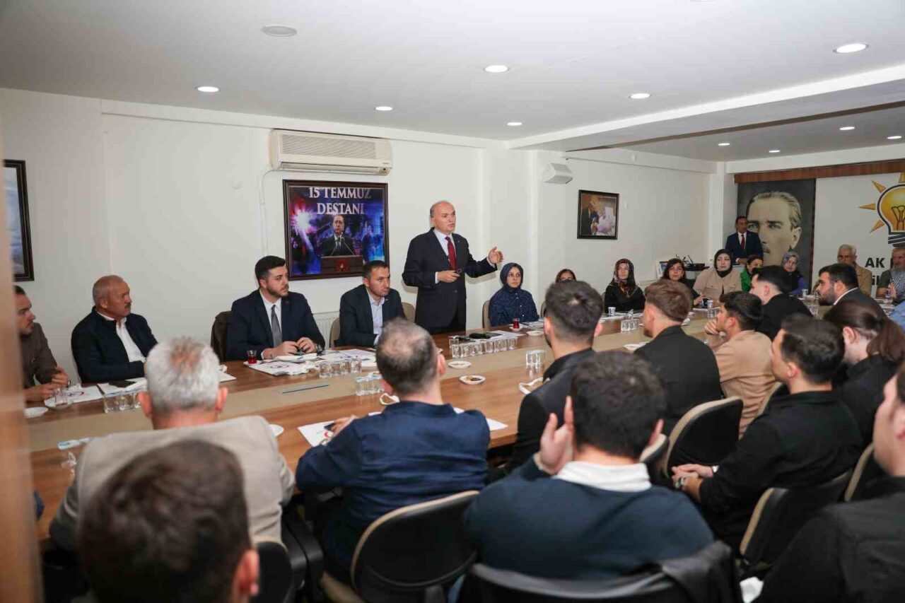 Düzce Belediye Başkanı Dr. Faruk Özlü, AK Parti il yönetimi