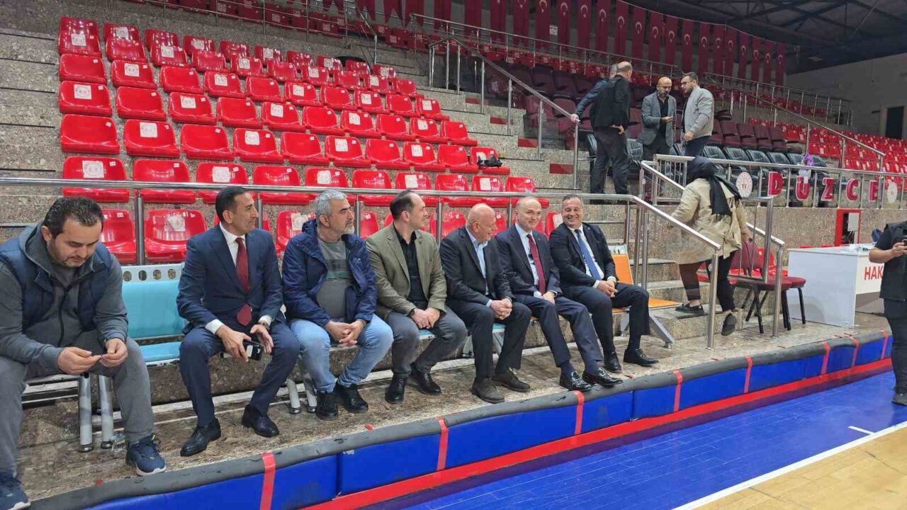 Düzce Belediye Başkanı Faruk Özlü, Düzce Belediyesi Spor Akademisi Voleybol