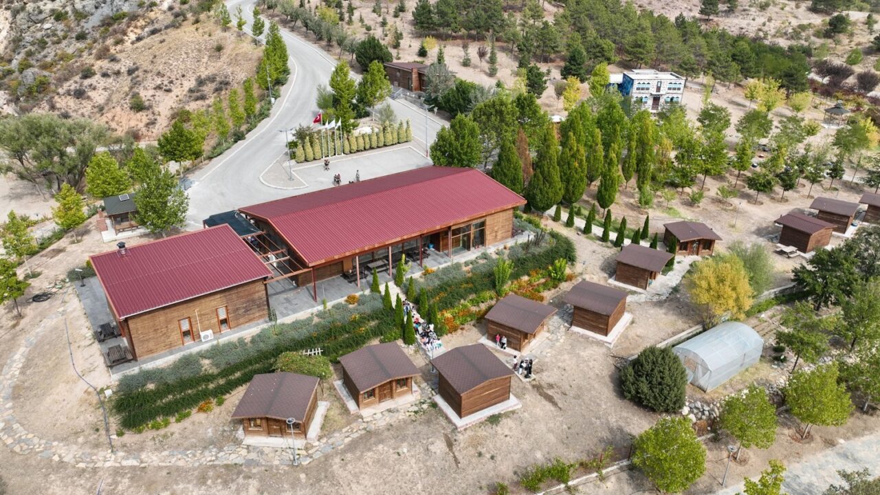 Konya Selçuklu Belediye Başkanı Ahmet Pekyatırmacı, Sille Tabiat Okulu'nun doğada