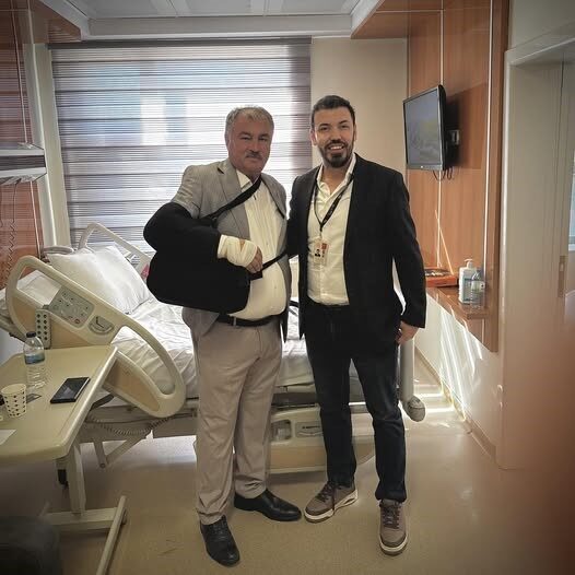 Beyağaç Belediye Başkanı Sezayi Pütün, sol kolundaki sağlık problemi nedeniyle
