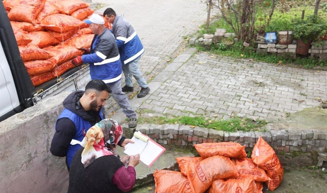 Canik Belediye Başkanı İbrahim Sandıkçı, ihtiyaç sahibi ve dar gelirli