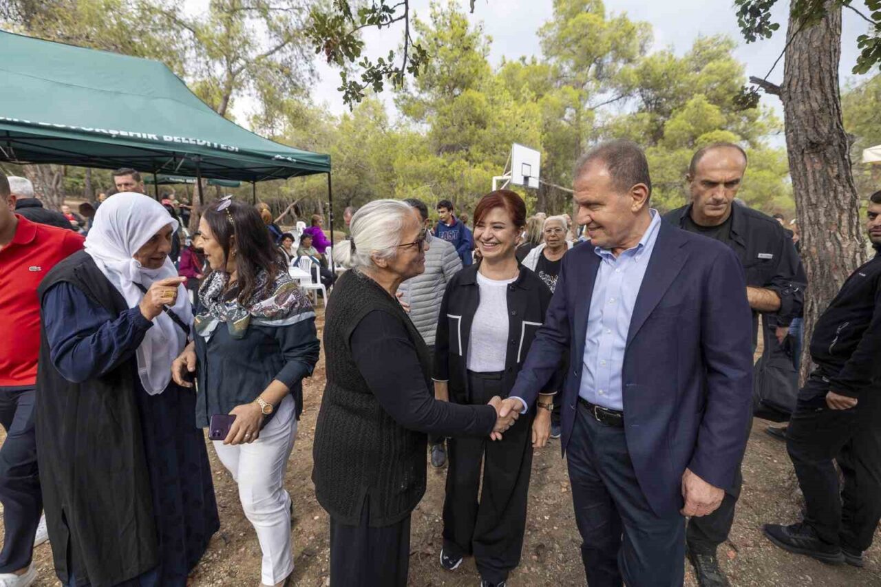 Mersin Büyükşehir Belediye Başkanı Vahap Seçer, Mersin’de eşit hizmet anlayışını