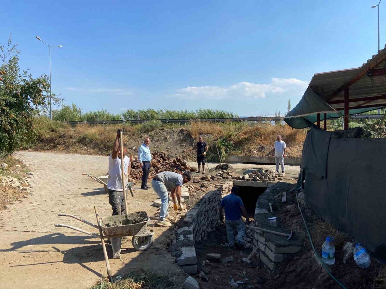 Sultanhisar Belediyesi, Kabaca Mahallesi Kabak Deresi'nde tamamladığı menfez ve ıslah