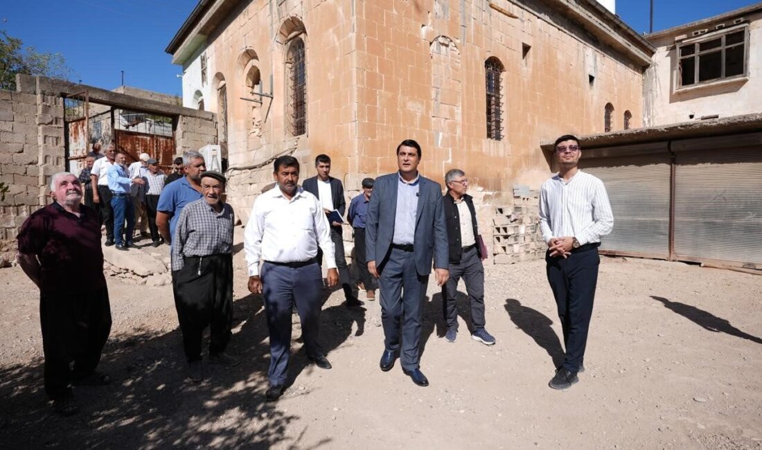 Şehitkamil Belediye Başkanı Umut Yılmaz, Yukarı Arıl Mahallesi'ni ziyaret etti.