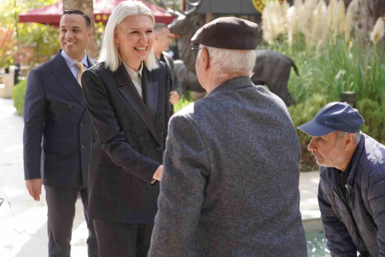 Bilecik Belediye Başkanı Melek Mızrak Subaşı, kent merkezinde esnaf ve