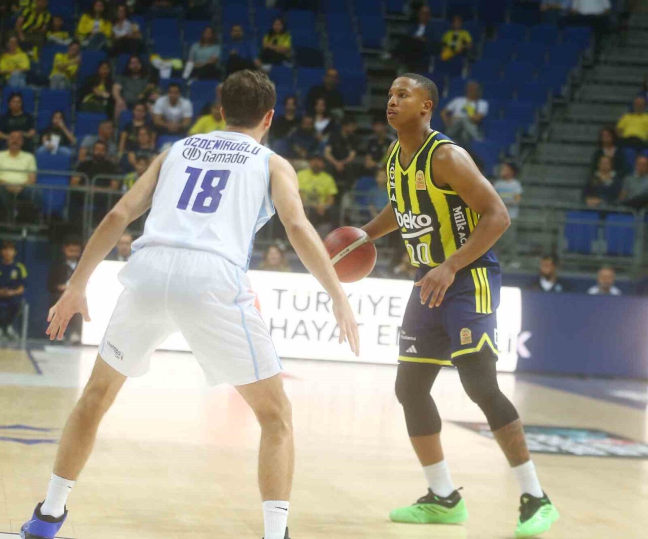Fenerbahçe Beko, Türkiye Sigorta Basketbol Süper Ligi'nin 5. haftasında Türk