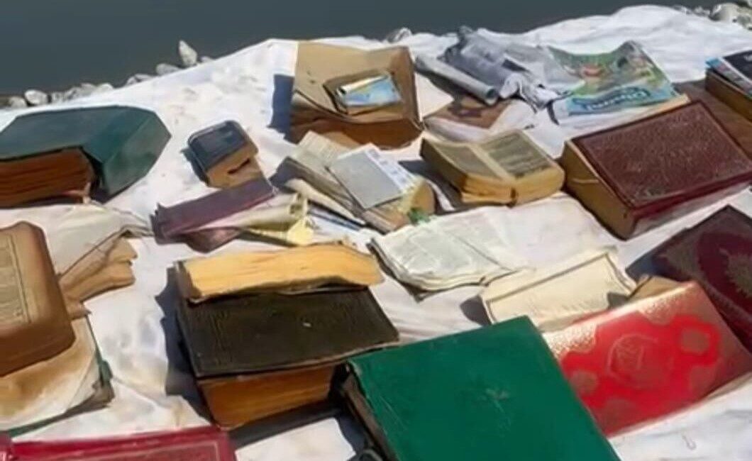 Batman Çayı’nda Dini Kitapların Bulunması Üzerine Soruşturma Başlatıldı Batman'da, vatandaşların piknik yaptığı alanda çuvallar içinde çok sayıda dini