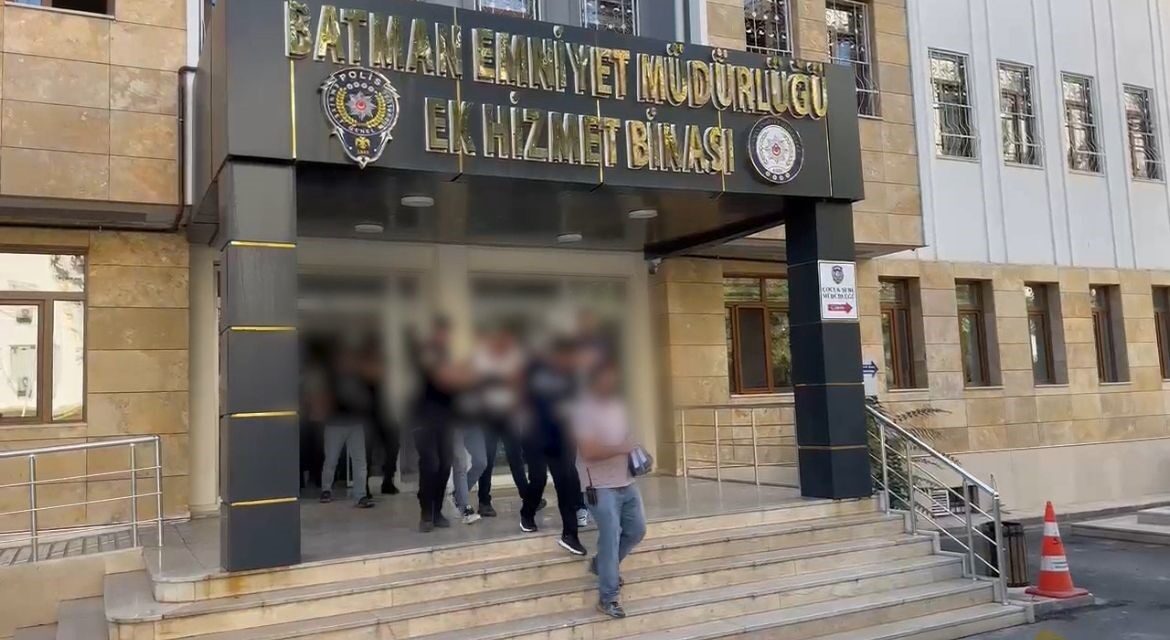 Batman'da 8 Ekim'de meydana gelen silahlı kavgada, 1'i polis 7