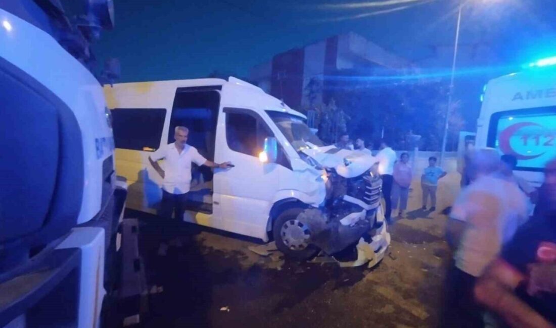 Batman’da Ticari Araçların Çarpışması Sonucu İki Kişi Yaralandı Batman'da Petrolkent Mahallesi'nde iki ticari aracın çarpışması sonucu 2 kişi