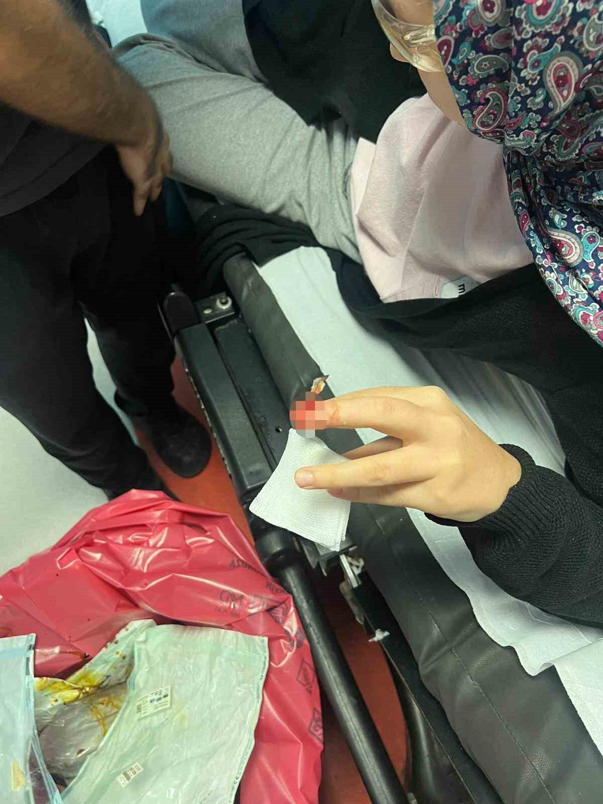 Batman'da yemek yaparken blender parçası parmağına saplanan ev hanımı, hastaneye