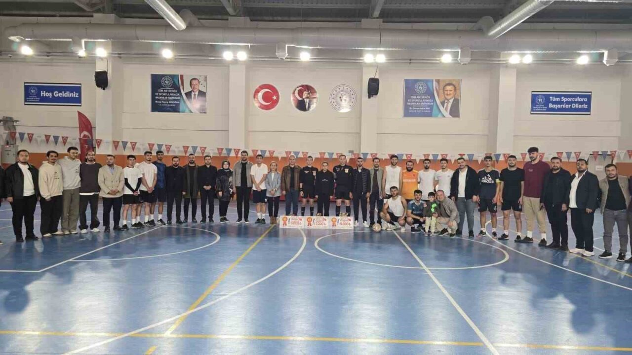 Battalgazi Belediyesi'nin düzenlediği 29 Ekim Cumhuriyet Kupası Futsal Turnuvası sona