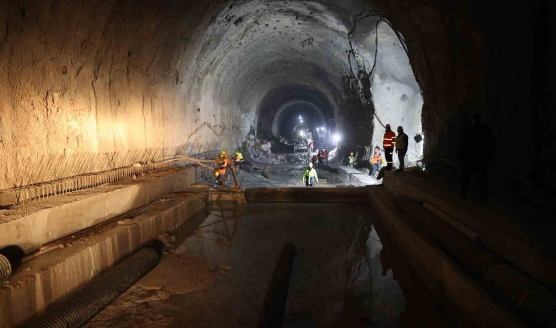Geminbeli Tüneli'nin inşası 12 yıl sürmesine rağmen yıl sonunda açılması