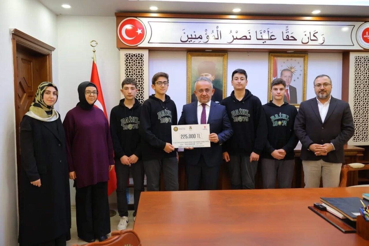 Bayburt Anadolu İmam Hatip Lisesi, Filistin'e destek amacıyla düzenlediği hayır