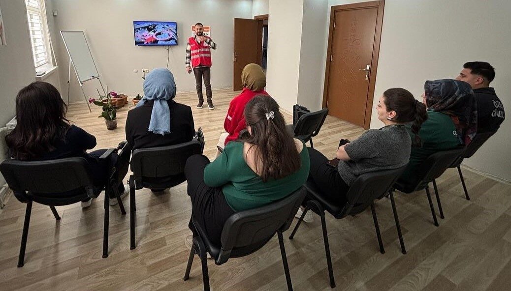 Kızılay Bayburt Şubesi, Yeşilay ve YEDAM çalışanlarına 'Afet ve İlkyardım'