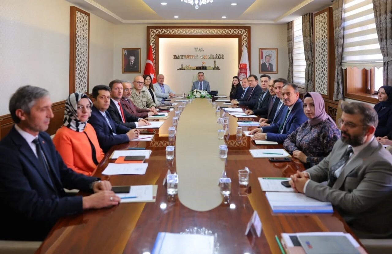 Bayburt’ta Vali Mustafa Eldivan önderliğinde Kadına Yönelik Şiddetle Mücadele İl