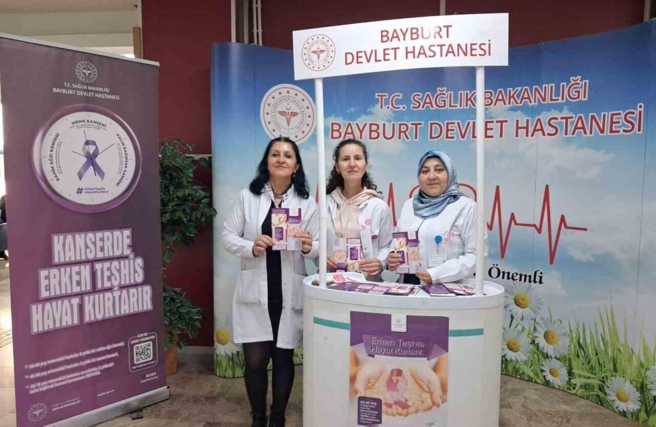 Bayburt Devlet Hastanesi’nde Meme Kanseri Farkındalık Ayı Etkinlikleri Kapsamında Bilgilendirme Standı Açıldı