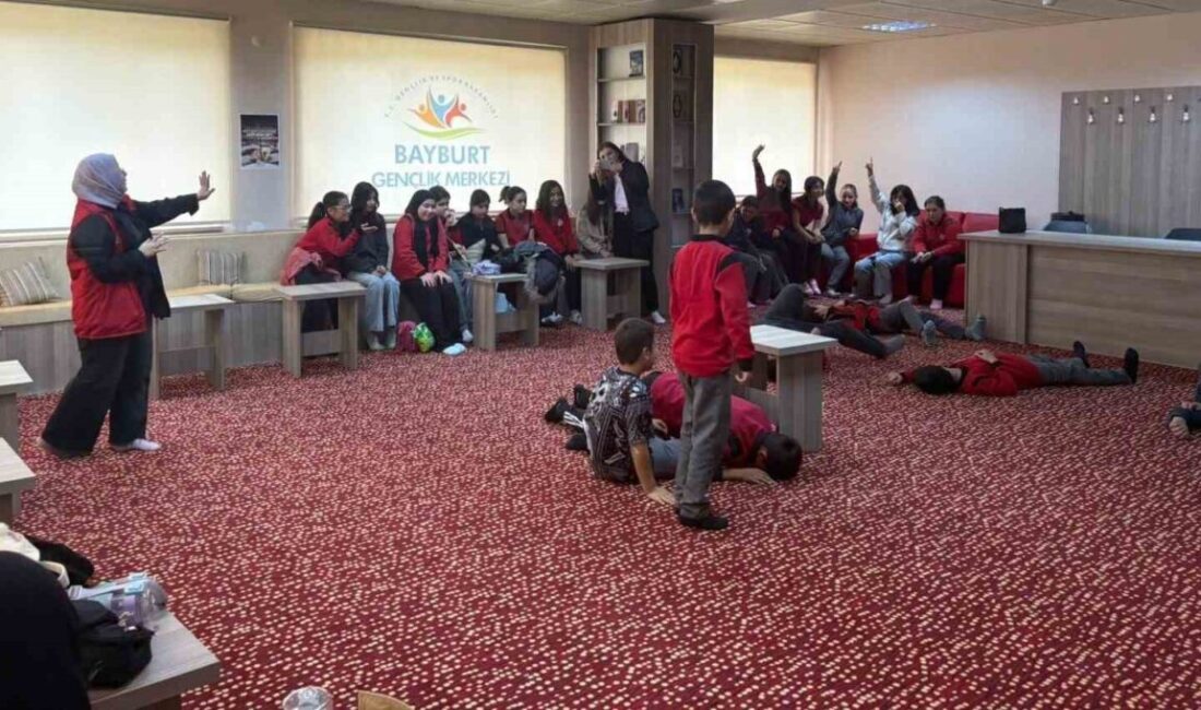Bayburt Gençlik Merkezi, Okullar Merkezimde Projesi Kapsamında Öğrencileri Ağırladı Bayburt Gençlik Merkezi, 'Okullar Merkezimde' projesi kapsamında Rekabet Kurumu Kız