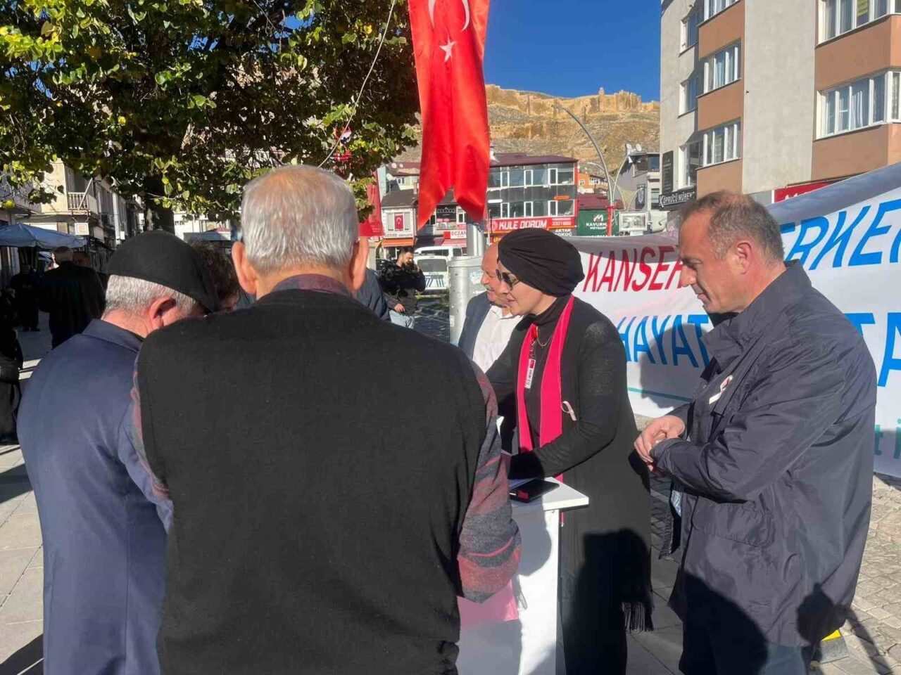 Bayburt’ta Kanser Farkındalığını Artırmak İçin Bilgilendirme Standı Açıldı