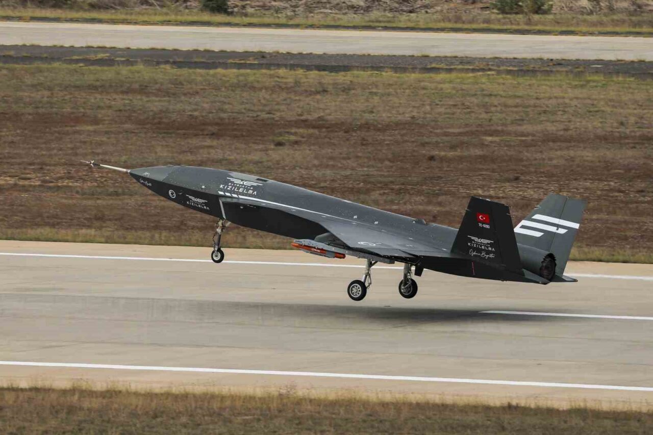 Baykar, Türkiye'nin ilk insansız savaş uçağı Bayraktar KIZILELMA'nın testlerini başarıyla