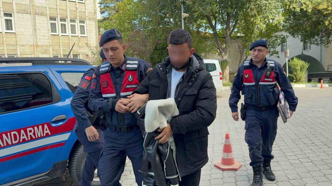 Samsun'un Tekkeköy ilçesinde jandarmanın yaptığı operasyonda V.Ö. adlı şahsın evinde