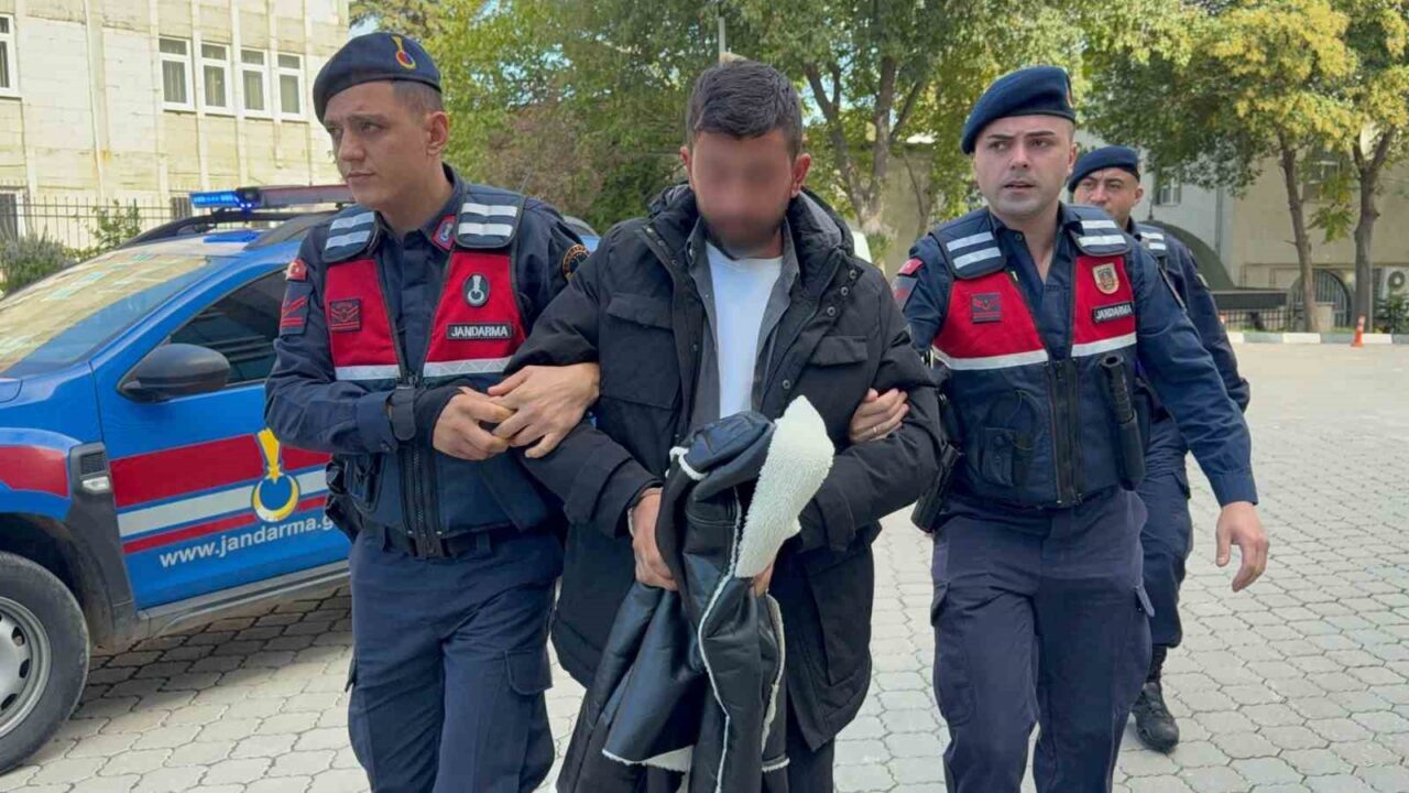 Samsun Tekkeköy'de jandarma, V.Ö. (24) adlı şahsın evinde yaptığı aramada