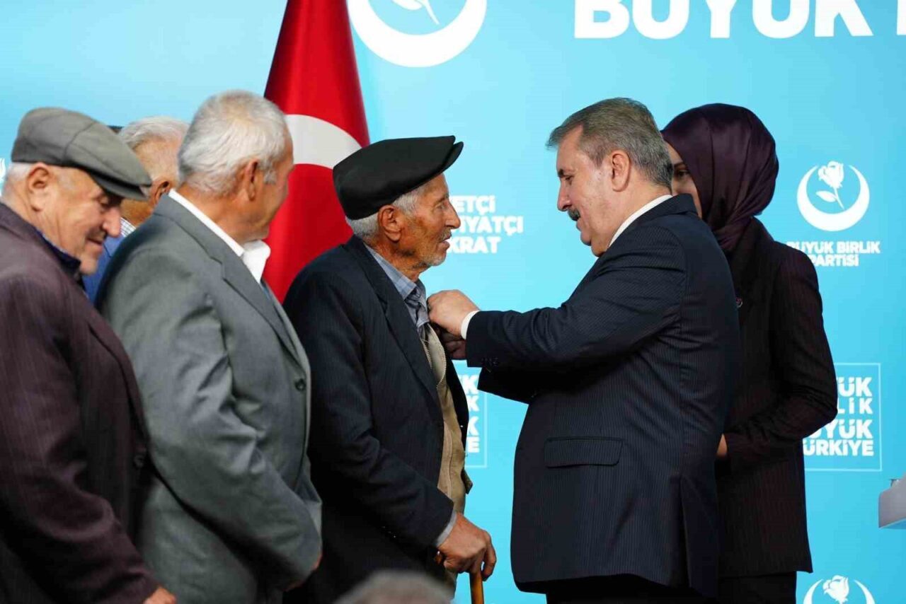 Büyük Birlik Partisi Genel Başkanı Mustafa Destici, KKTC'deki cumhurbaşkanlığı seçimleri