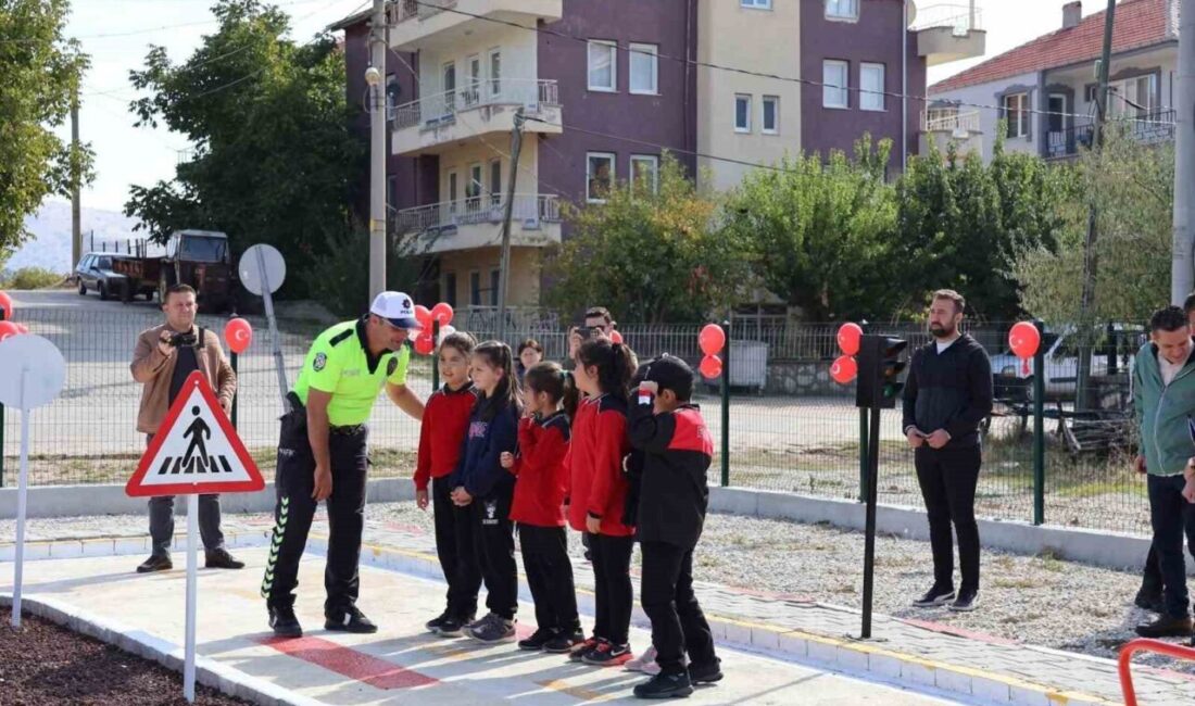 Denizli Bekilli'de açılışı yapılan Trafik Eğitim Parkı, çocuklara trafik kurallarını