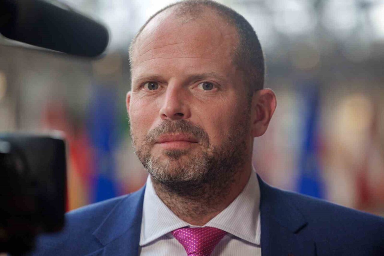 Belçika Savunma Bakanı Theo Francken, Marche-en-Famenne Askeri Üssü üzerinde cumartesi