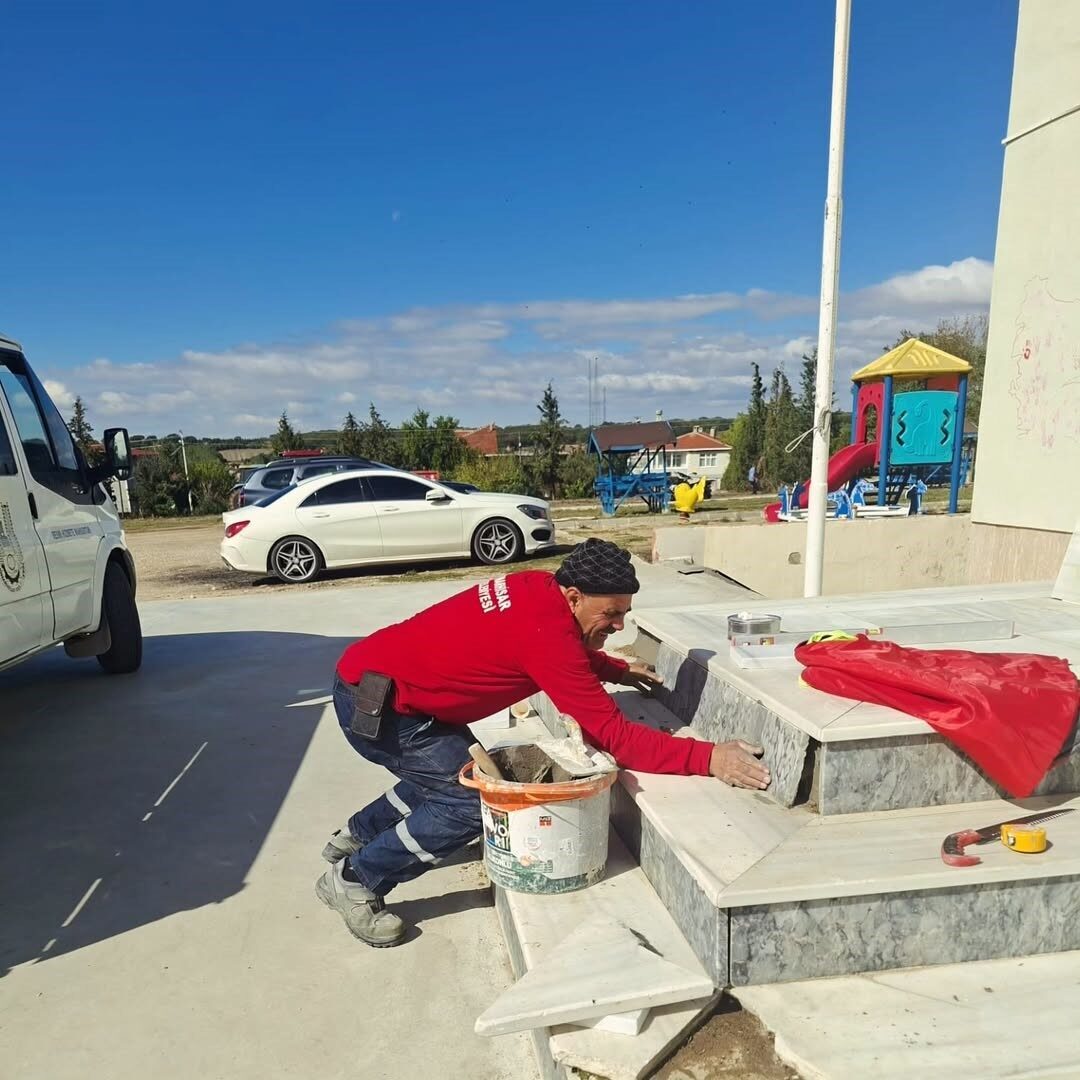 Pınarhisar Belediyesi, köy okullarında çevre düzenlemesi ve yenileme çalışmaları sürdürüyor