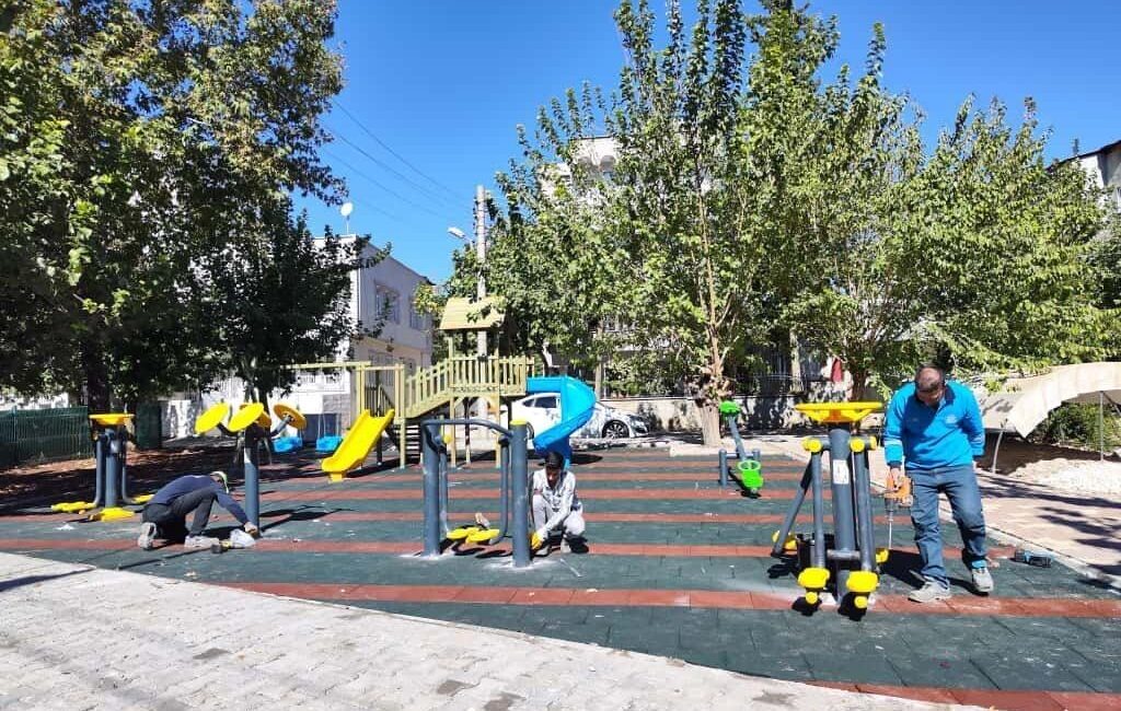 Adıyaman Belediyesi, Siteler Mahallesi’nde Yeni Park Alanı ile Sosyal Hayatı Zenginleştiriyor Adıyaman Belediyesi, Siteler Mahallesi'nde 300 metrekarelik yeni bir parkı açmaya